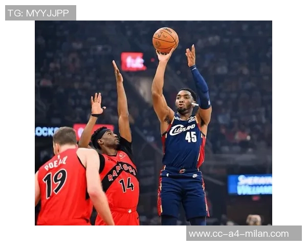 米切尔全场表现亮眼22投11中三分命中率高达36砍下32分9篮板5助攻正负值13